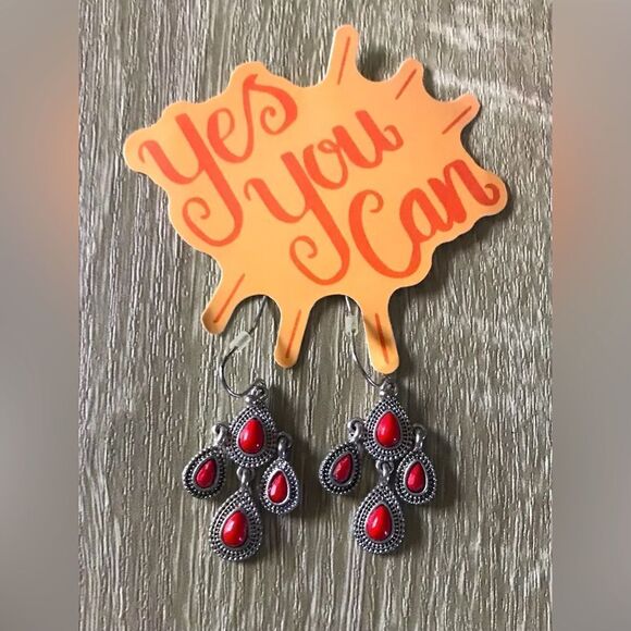 “Yes You Can” Have These Colorful & Classy Red & Silver Vintage Earrings - Picture 1 of 1
